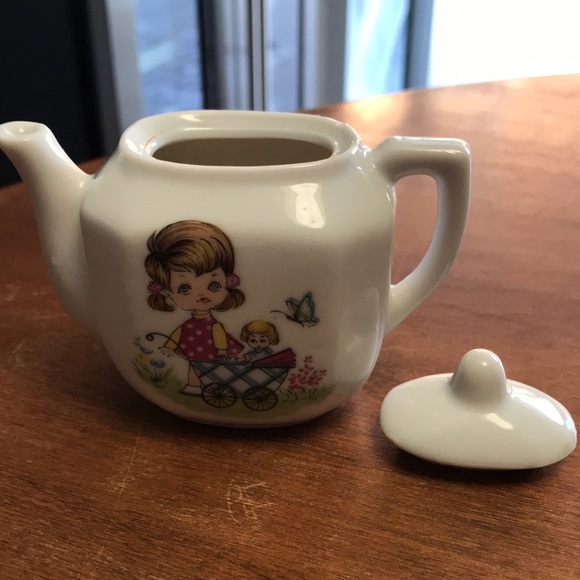 Kids Tea Party Kit Marked ‘Japan’ - Picture 11 of 17